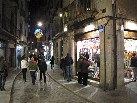Comer&ccedil; de nit - Shopping Night