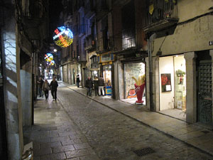 Nit de compres al carrer Ballesteries.