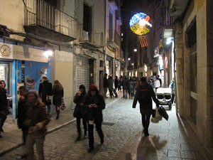 Nit de compres al carrer Ballesteries.