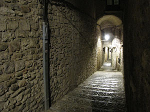 El Barri Vell de Nit. El carrer de C&uacute;ndaro