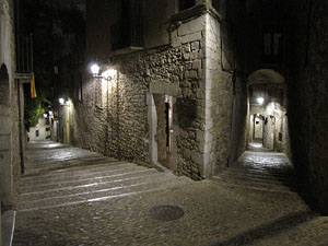 El Barri Vell de Nit. Pujada de la Pera - carrer de C&uacute;ndaro