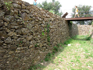 Conjunt arquitect&ograve;nic del castell de Sant Miquel