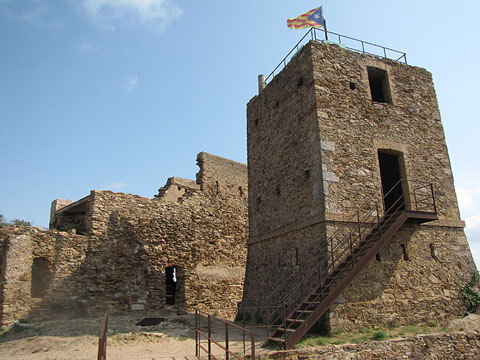 Conjunt arquitect&ograve;nic del castell de Sant Miquel