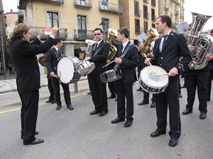 Cercavila de la banda de m&uacute;sica La Lira