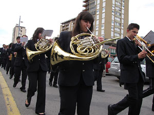 Cercavila de la banda de m&uacute;sica La Lira