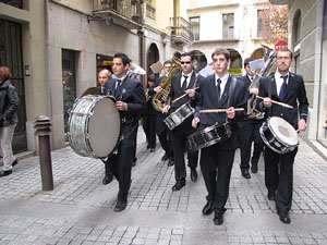 Cercavila de la banda de m&uacute;sica La Lira