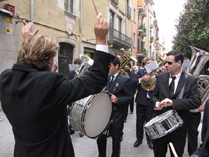 Cercavila de la banda de m&uacute;sica La Lira