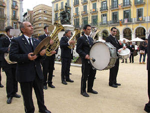 Cercavila de la banda de m&uacute;sica La Lira