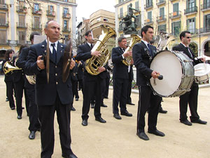 Cercavila de la banda de m&uacute;sica La Lira