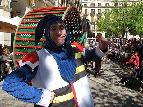 Cercavila amb el Tarl&agrave; acompanyat dels gegants i capgrossos de la ciutat