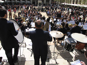 Concert de la banda La Lira a la pla&ccedil;a de la Independ&egrave;ncia