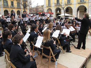 Concert de la banda La Lira a la pla&ccedil;a de la Independ&egrave;ncia