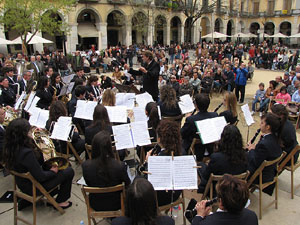 Concert de la banda La Lira a la pla&ccedil;a de la Independ&egrave;ncia