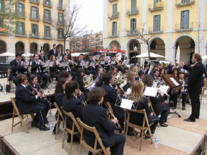 Concert de la banda La Lira a la pla&ccedil;a de la Independ&egrave;ncia