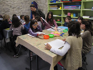 Taller de decoraci&oacute; nadalenca al Museu d'Art