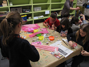 Taller de decoraci&oacute; nadalenca al Museu d'Art