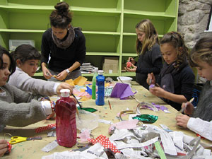 Taller de decoraci&oacute; nadalenca al Museu d'Art