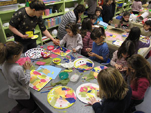 Taller de decoraci&oacute; nadalenca al Museu d'Art de Girona