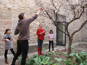 Taller de decoraci&oacute; nadalenca al Museu d'Art de Girona