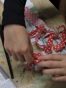 Taller de decoraci&oacute; nadalenca al Museu d'Art de Girona