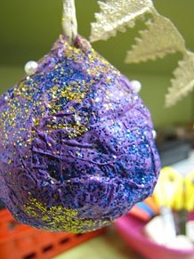 Taller de decoraci&oacute; nadalenca al Museu d'Art de Girona