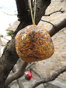 Taller de decoraci&oacute; nadalenca al Museu d'Art de Girona