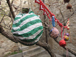 Taller de decoraci&oacute; nadalenca al Museu d'Art de Girona