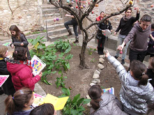 Taller de decoraci&oacute; nadalenca al Museu d'Art de Girona