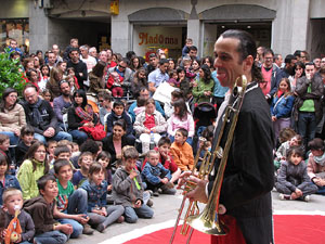 Espectacle de circ a c&agrave;rrec de CIRCO LOS