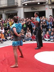 Espectacle de circ a c&agrave;rrec de CIRCO LOS
