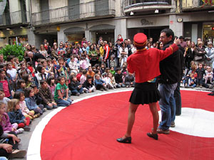 Espectacle de circ a c&agrave;rrec de CIRCO LOS