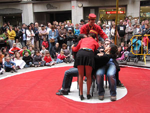 Espectacle de circ a c&agrave;rrec de CIRCO LOS