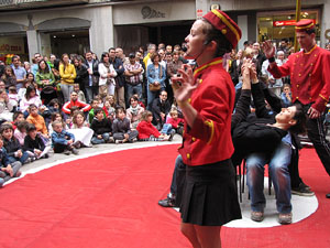 Espectacle de circ a c&agrave;rrec de CIRCO LOS