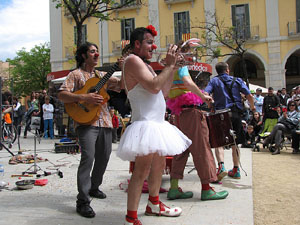 Espectacle de circ a c&agrave;rrec de MABSUTINS