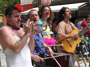 Espectacle de circ a c&agrave;rrec de MABSUTINS