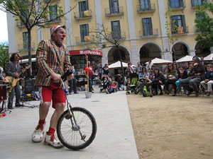 Espectacle de circ a c&agrave;rrec de MABSUTINS