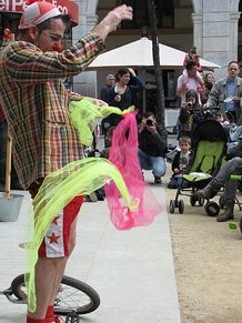 Espectacle de circ a c&agrave;rrec de MABSUTINS