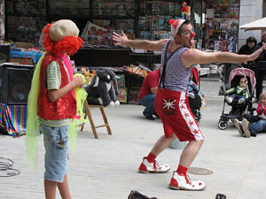 Espectacle de circ a c&agrave;rrec de MABSUTINS