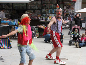 Espectacle de circ a c&agrave;rrec de MABSUTINS