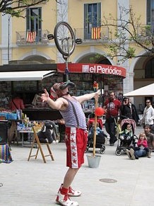 Espectacle de circ a c&agrave;rrec de MABSUTINS