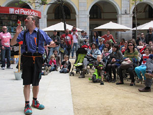 Espectacle de circ a c&agrave;rrec de MABSUTINS