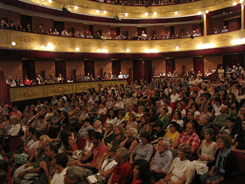 La platea del Teatre Municipal durant la presentaci&oacute;