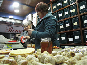Tastets gastron&ograve;mics al Mercat del Lle&oacute;