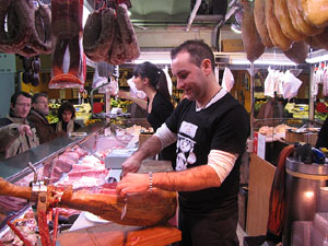 Tastets gastron&ograve;mics al Mercat del Lle&oacute;