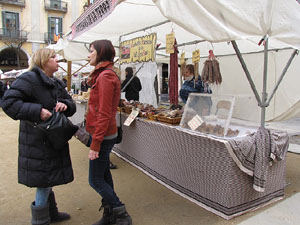 Mercat d'Artesania a la pla&ccedil;a de la Independ&egrave;ncia