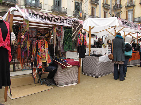 Girona 10 2013. Mercat d'artesania a la pla&ccedil;a de la Independ&egrave;ncia