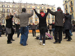 Sardanes a la pla&ccedil;a de la Independ&egrave;ncia