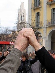 Sardanes a la pla&ccedil;a de la Independ&egrave;ncia