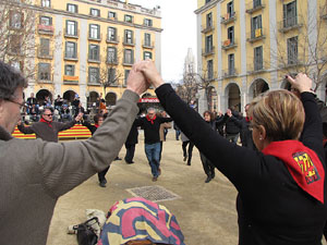 Sardanes a la pla&ccedil;a de la Independ&egrave;ncia
