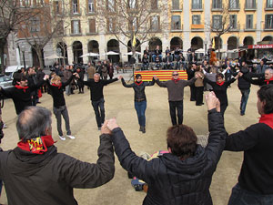 Sardanes a la pla&ccedil;a de la Independ&egrave;ncia